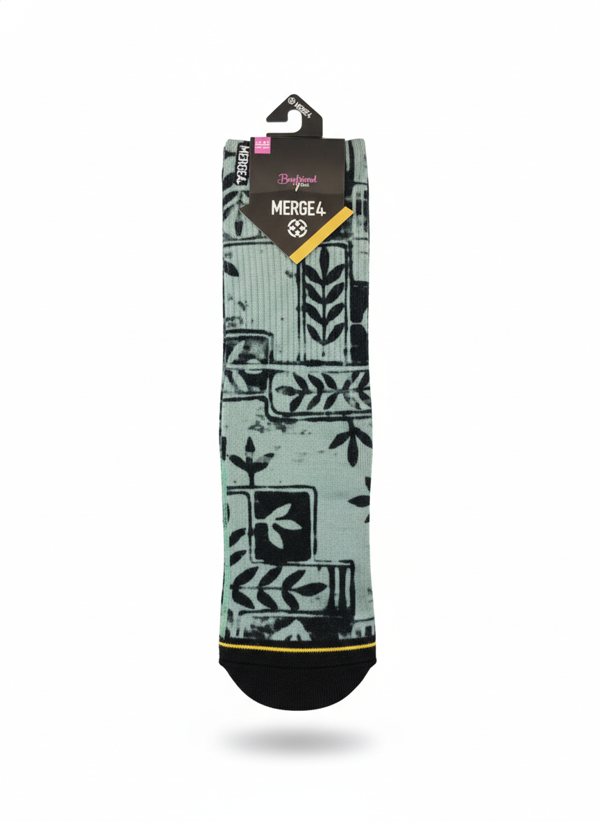 Merge 4 Boyfriend Batik Socks